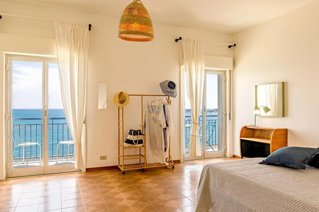 Mari Sea Home Giardini Naxos Lejlighed